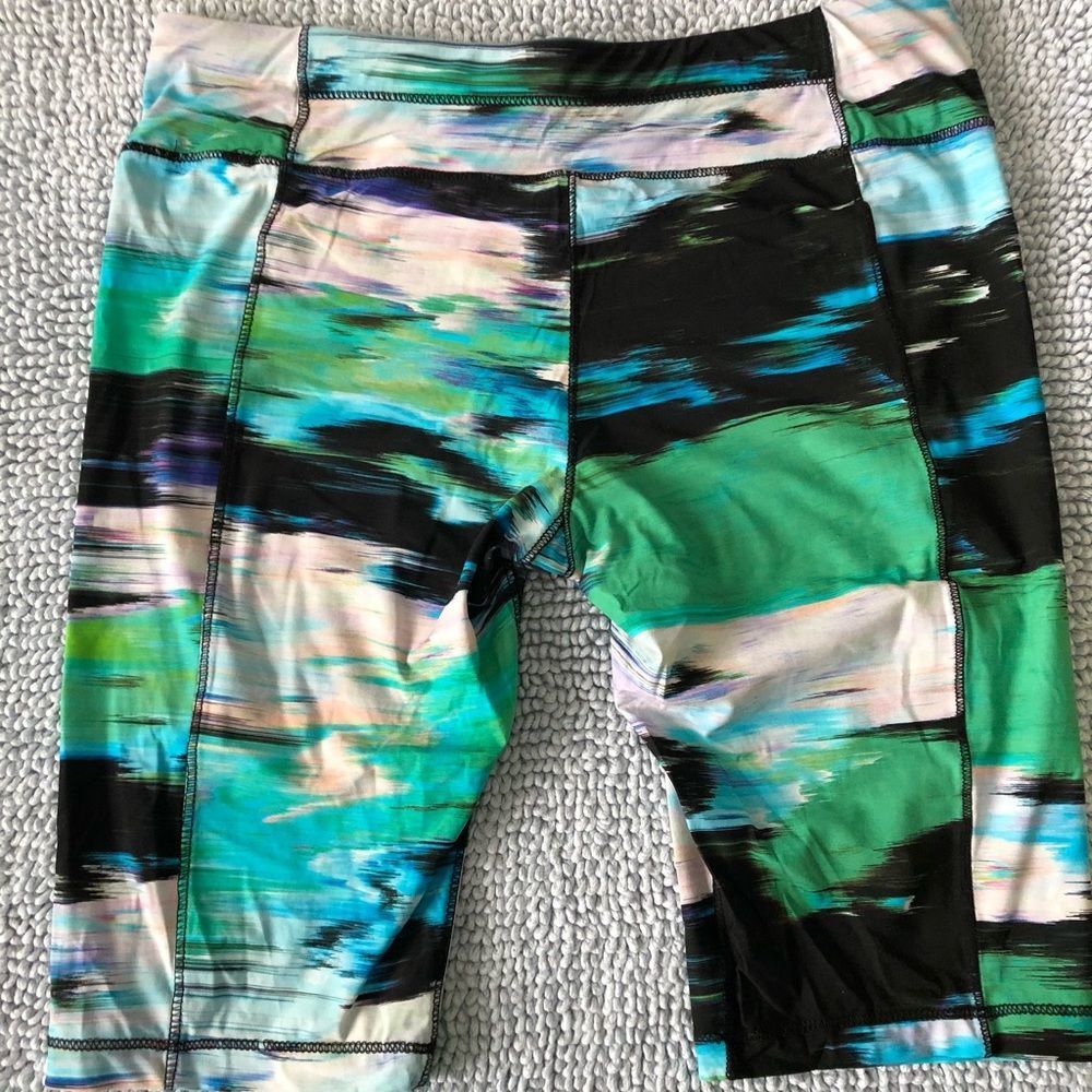 Avia bicycle shorts Med